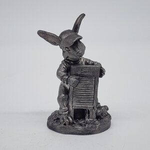 Michael Ricker Pewter Rabbit Figure Playing Wash Board #1646/3500 VTG 3.25"